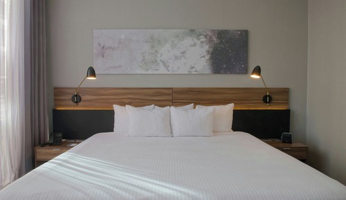 Deluxe Room, 1 King Bed