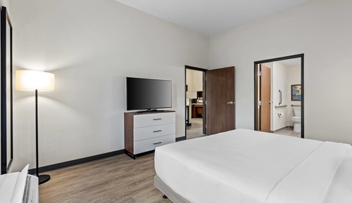 Suite, 1 King Bed, Accessible, Non Smoking