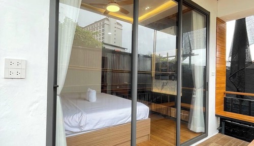 Superior Room, 1 King Bed, Balcony