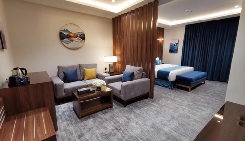 Deluxe Studio Suite, City View