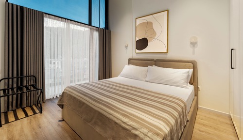 Deluxe Apartment, 1 King Bed with Sofa bed, Accessible Bathtub, Mountain View