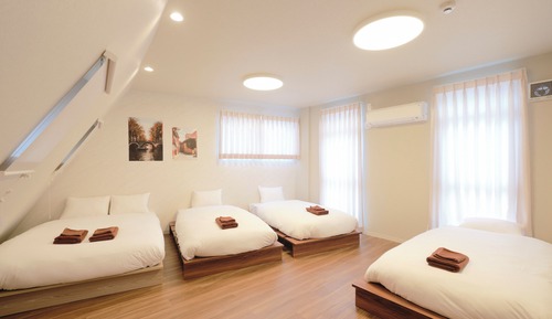 5-person Accomodation (2F: Entrance, 3F: Room), Non Smoking