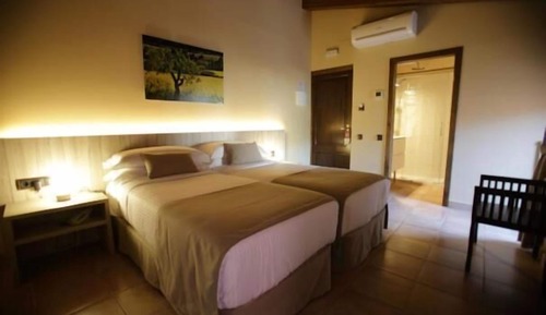 Comfort Quadruple Room, City View