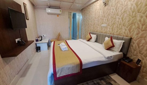 Deluxe Room, City View