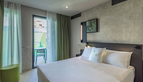 Deluxe Double Room, 1 Queen Bed, Balcony, Courtyard View
