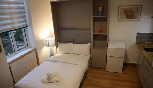 Deluxe Studio