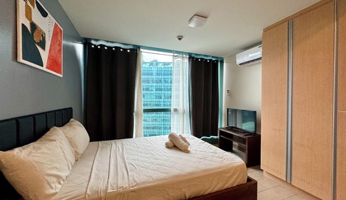 City Studio Suite, Kitchen, City View