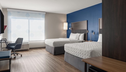 Room, 2 Queen Beds, Accessible, Bathtub (Mobility & Hearing)