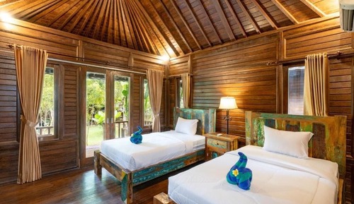 Basic Twin Room, Pool View