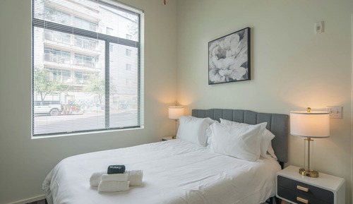 Classic Apartment, 1 Bedroom, Kitchen, Pool View