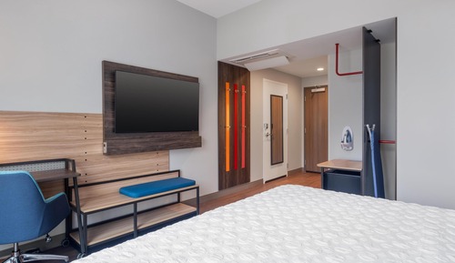 Room, 1 King Bed, Accessible (Hearing)