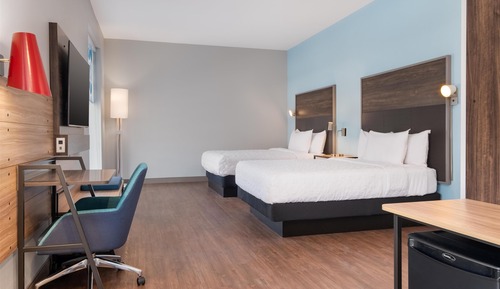 Room, 2 Queen Beds, Accessible (Mobility & Hearing, Roll-in Shower)