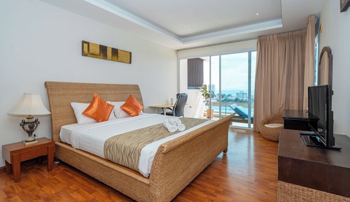 Two Bedroom Suite Seaview with pool access