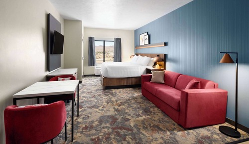 Room, 1 King Bed, Mobility Accessible, Non Smoking (Roll-In Shower, Kitchen)
