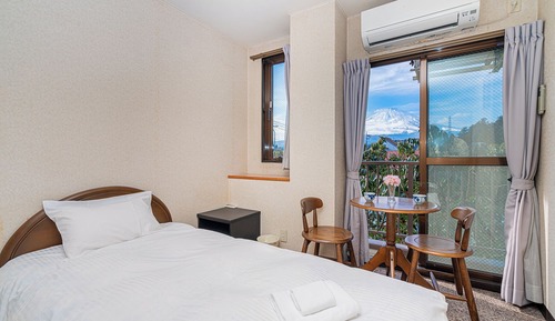 Standard Twin Room, Non Smoking, Mountain View