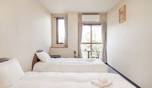 Basic Twin Room, Non Smoking