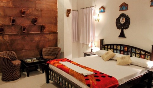 Deluxe Suite, City View