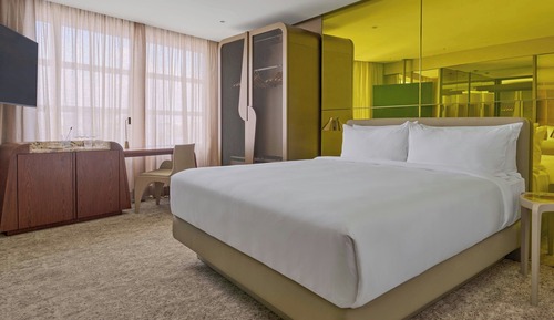 Deluxe Room, 1 King Bed, Non Smoking