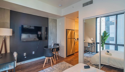 Deluxe Studio, 1 Queen Bed, Kitchen