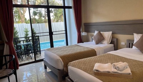 Deluxe Twin Room, Pool Access