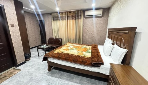 Deluxe Double or Twin Room