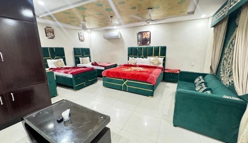 Deluxe Suite