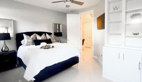 Deluxe Townhome, City View