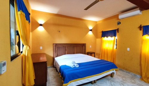 Comfort Room, Balcony