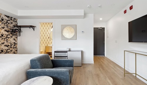 Deluxe Condo