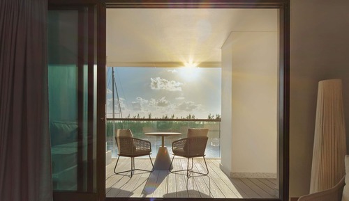 Euphoria Corner Suite Ocean View King