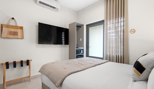 Standard Room, 1 Queen Bed