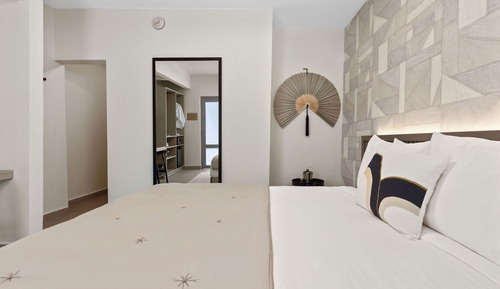 Premium Room, 1 Queen Bed