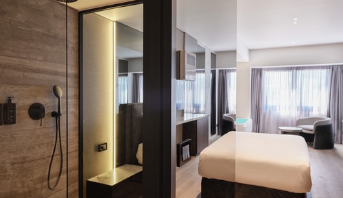 Acropolis Executive King Room with Hot Tub