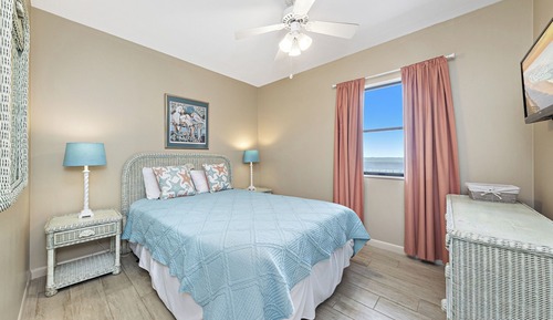Exclusive Condo, 3 Bedrooms, Balcony, Beach View