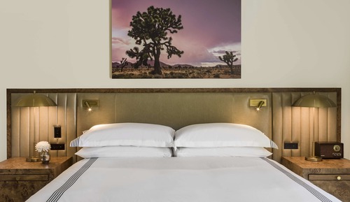 Suite (Canyon Upper Stories)