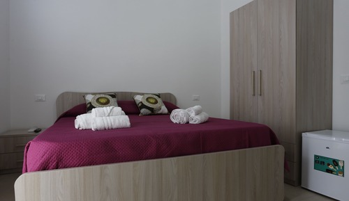 Comfort Room, City View