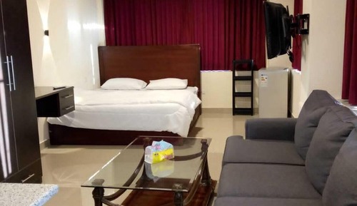 Studio Suite, City View