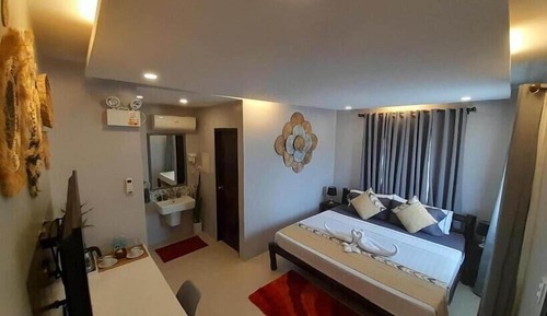 Premium Cabin, 1 King Bed, Balcony, Bay View