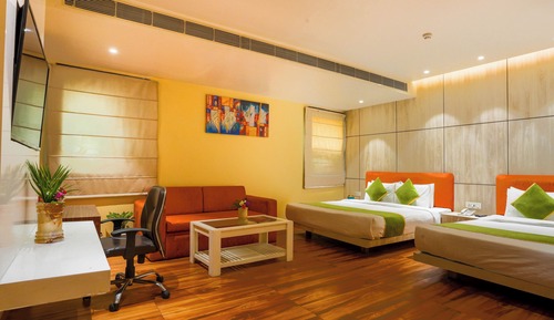 Golden Family City View Suite