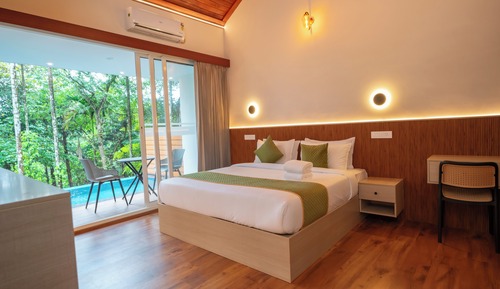 Deluxe Cottage, Pool View