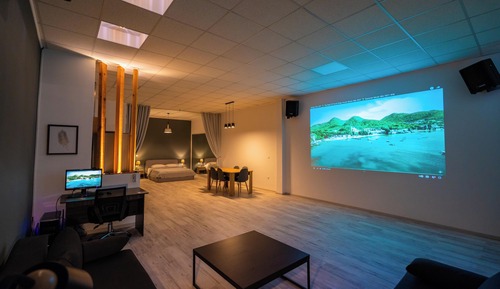 Superior Studio, Garden View