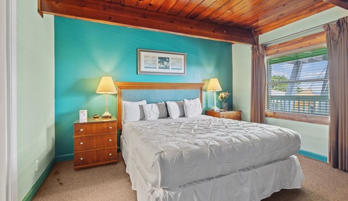 Room, 1 King Bed, Balcony, Ocean View (Oceanfront Inn Room #7)