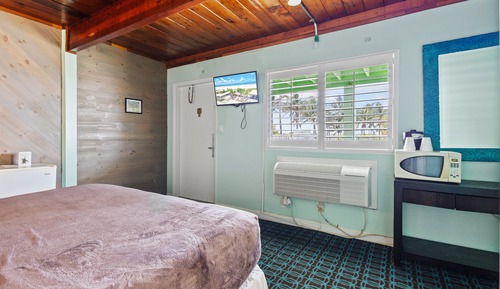 Room, 1 King Bed, Balcony, Garden View (Oceanfront Inn Room #9)