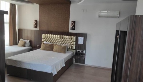 Standard Twin Room, City View