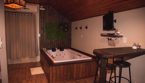 Deluxe Cabin, River View