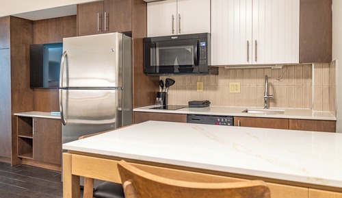 Suite, 1 Bedroom, Kitchen (Dining, Bath Tub Combo)
