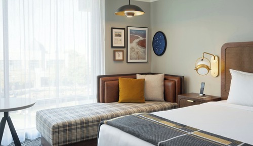 Classic Room, 1 King Bed, Non Smoking, Tower (Mobility Accessible, Tub)