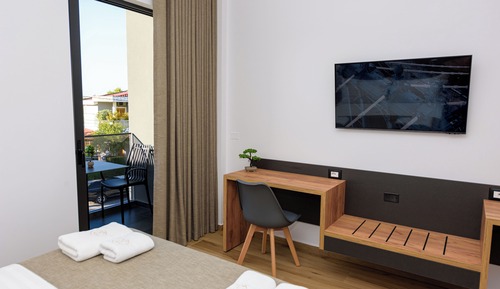 Triple Room, Balcony