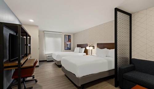 Suite, 2 Queen Beds, Non Smoking