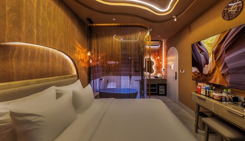 Luxury Suite